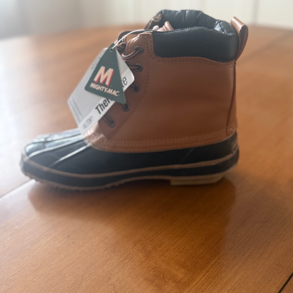 Duck boots